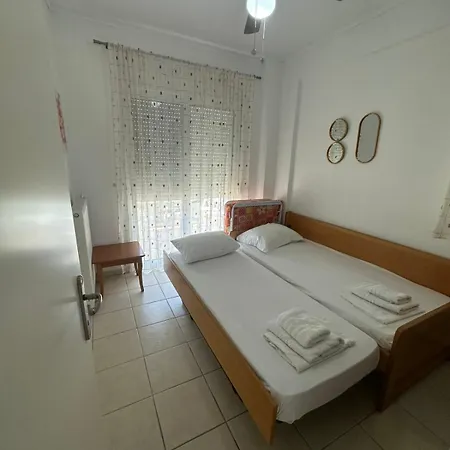 Nikoleta Summer Glow