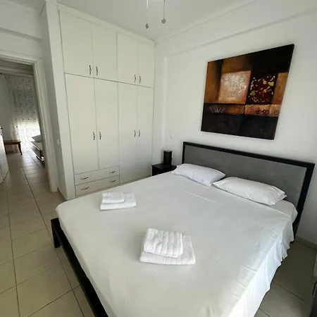 Nikoleta Summer Glow