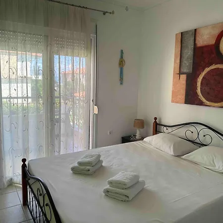 Nikoleta Summer Glow