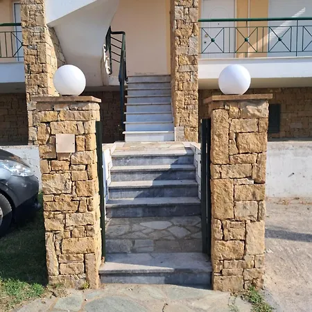 Nikoleta Summer Glow