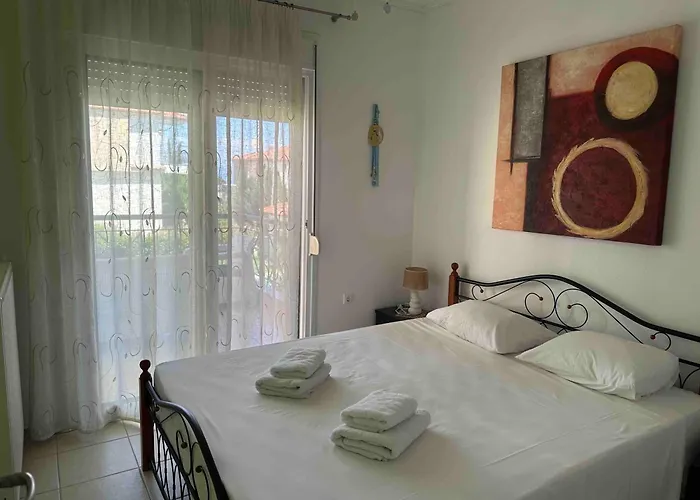 Nikoleta Summer Glow